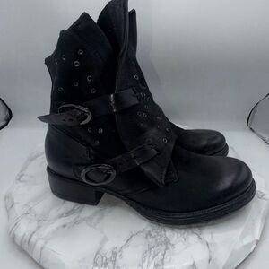 MJUS Black Leather Moto Biker Bootie-6.5